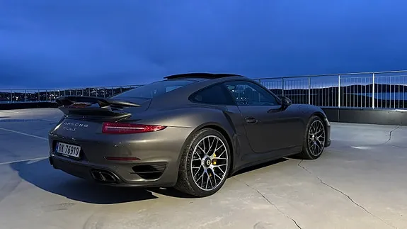 Porsche 911 Turbo S 2014 photo 4