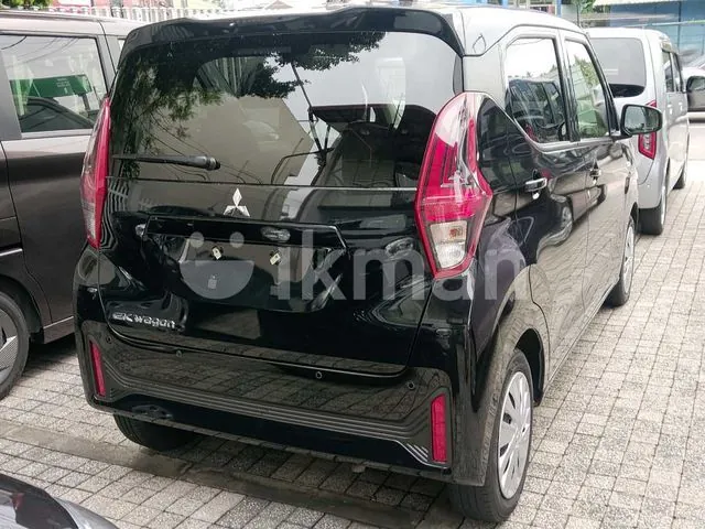Mitsubishi Ek Wagon 2023 photo 2
