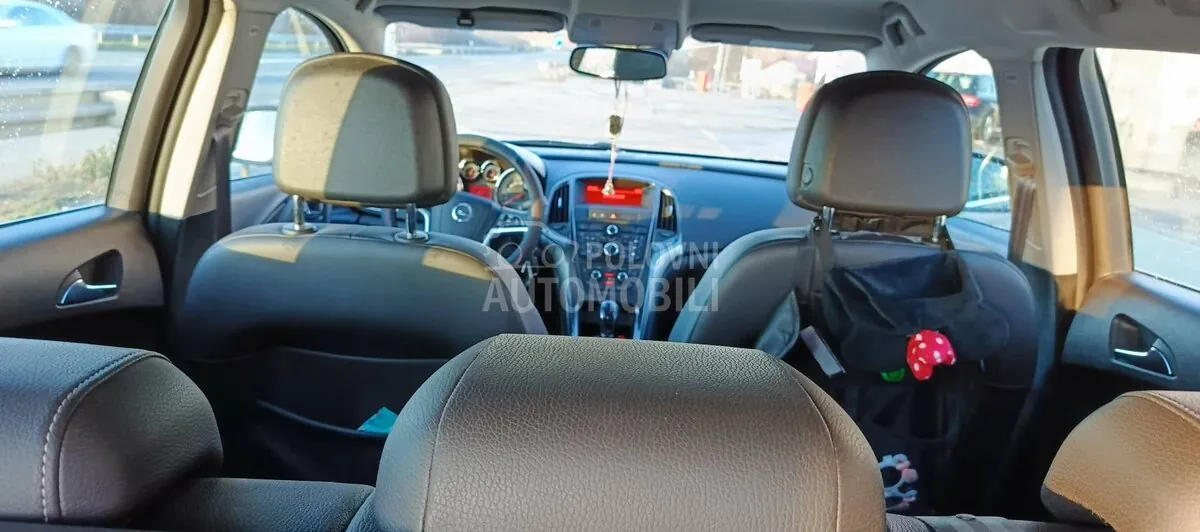 Opel Astra J