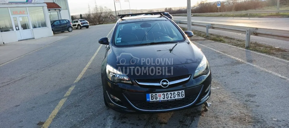 Opel Astra J 2014 photo 4