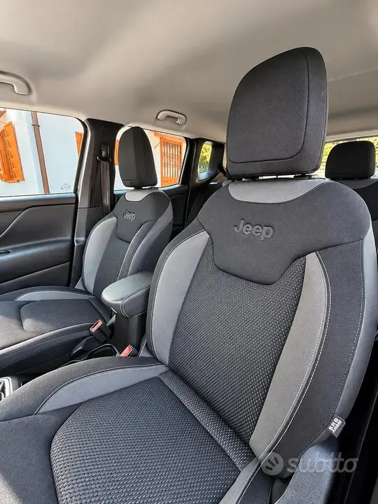 Jeep Renegade 2024 photo 4
