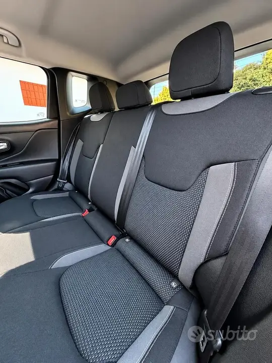 Jeep Renegade 2024 photo 5