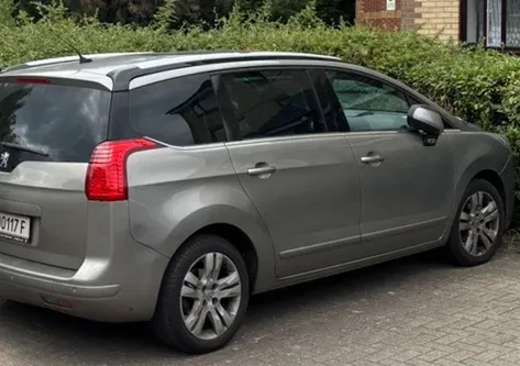 Peugeot 5008 2010 photo 2