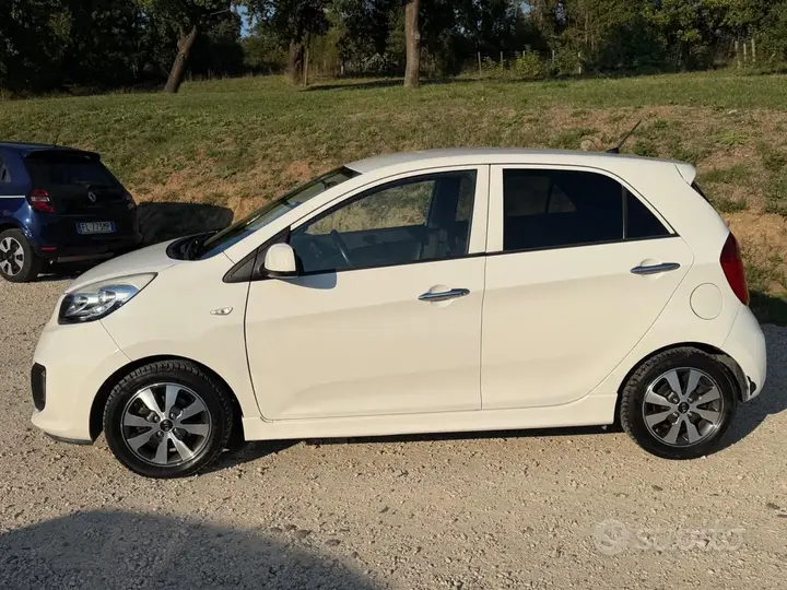 Kia Picanto 2015 photo 4