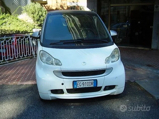 Smart Fortwo 2011 photo 2