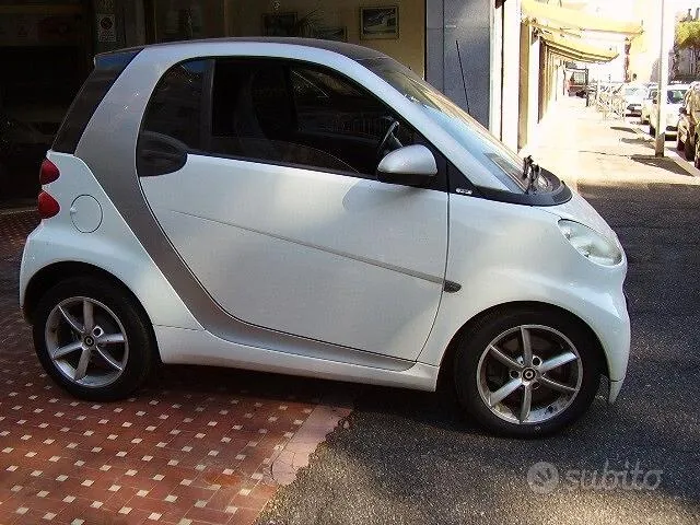 Smart Fortwo 2011 photo 4