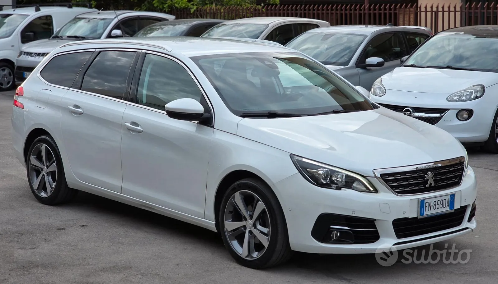 Peugeot 308 2018 photo 3
