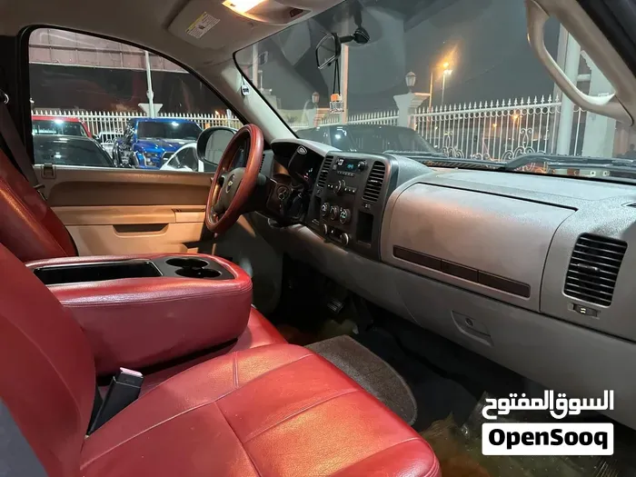Chevrolet Silverado 2011 photo 4