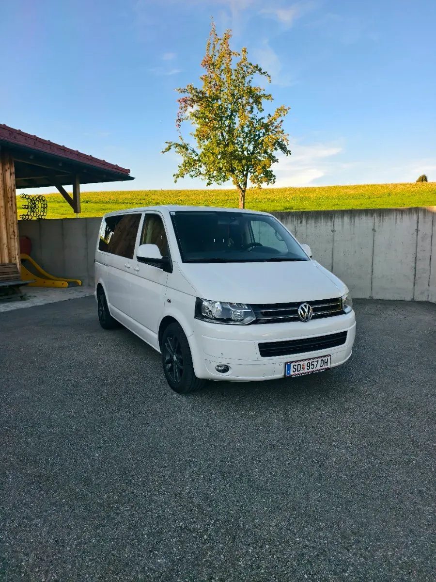 Volkswagen Caravelle 2013 photo 2