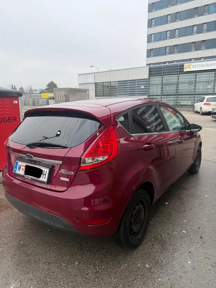 Ford Fiesta 2010 photo 3