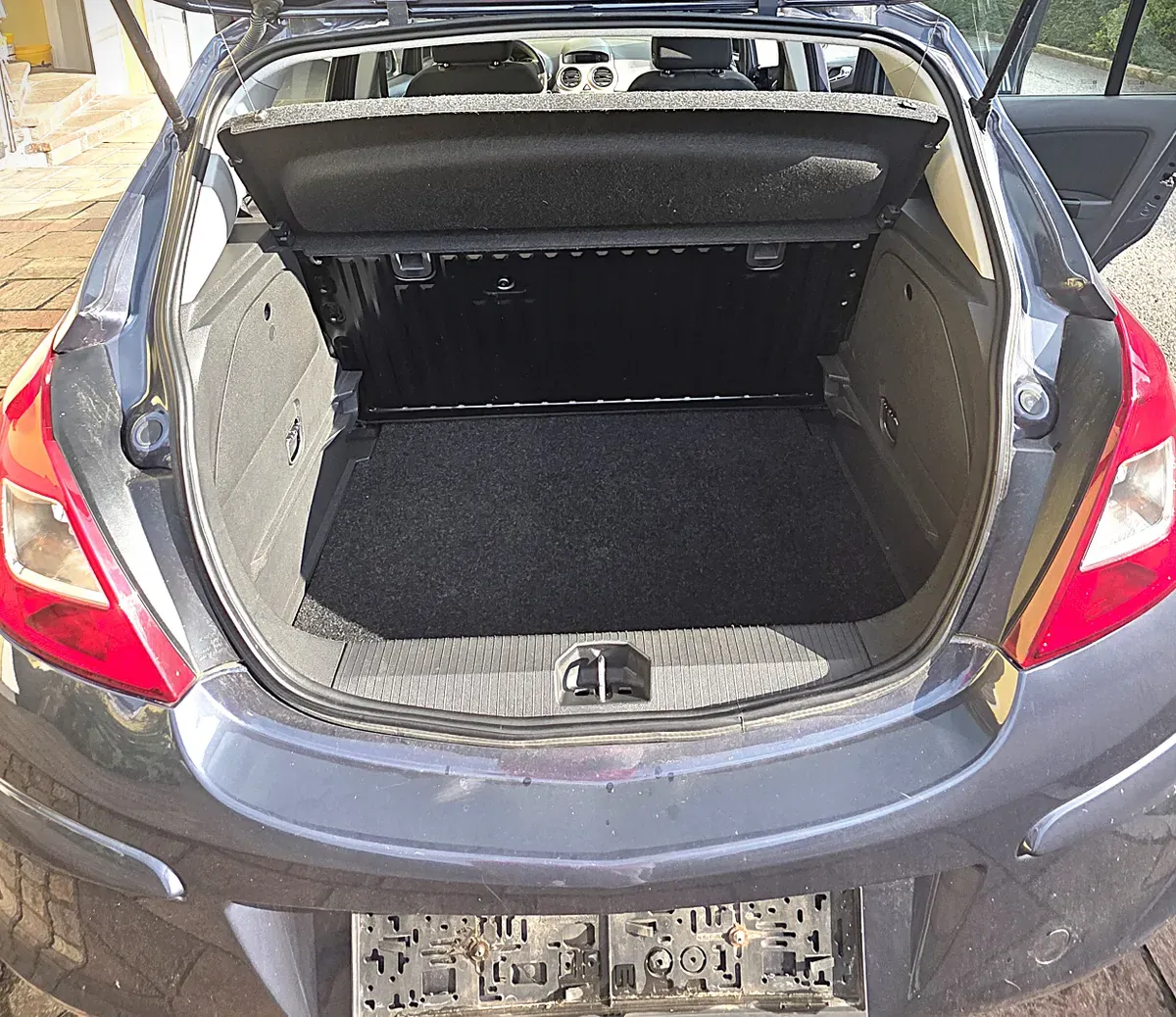 Opel Corsa 2010 photo 2