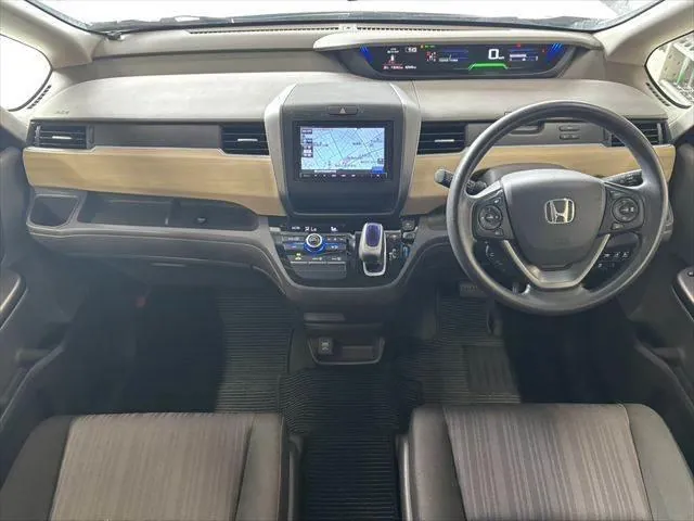 Honda Freed Hybrid 2017 photo 3