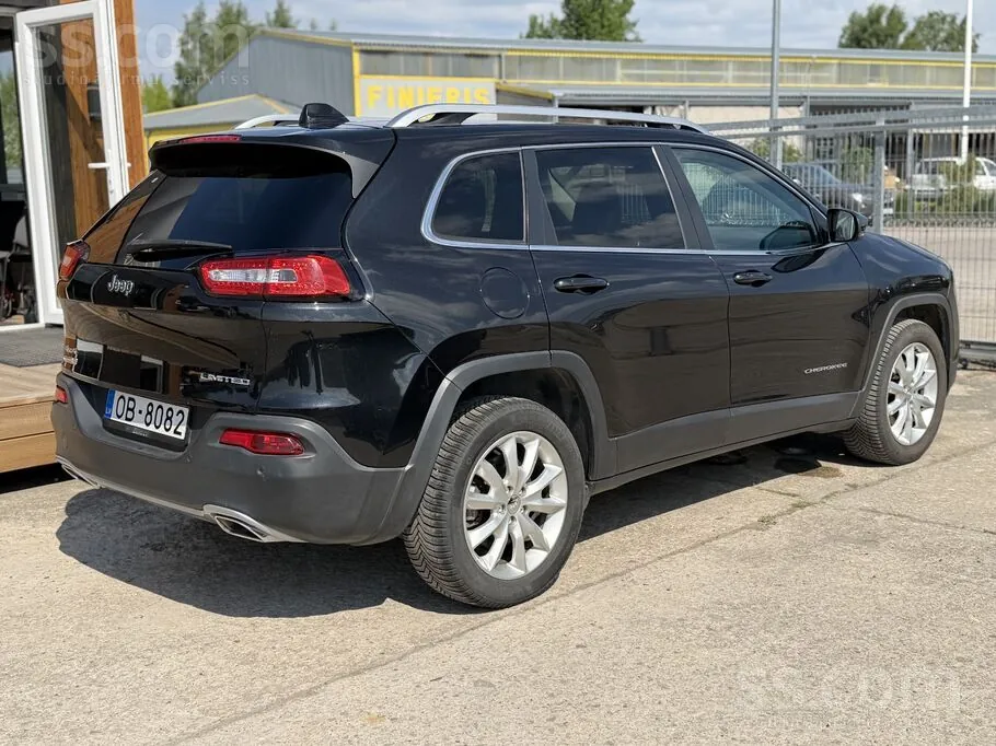 Jeep Cherokee 2016 photo 3