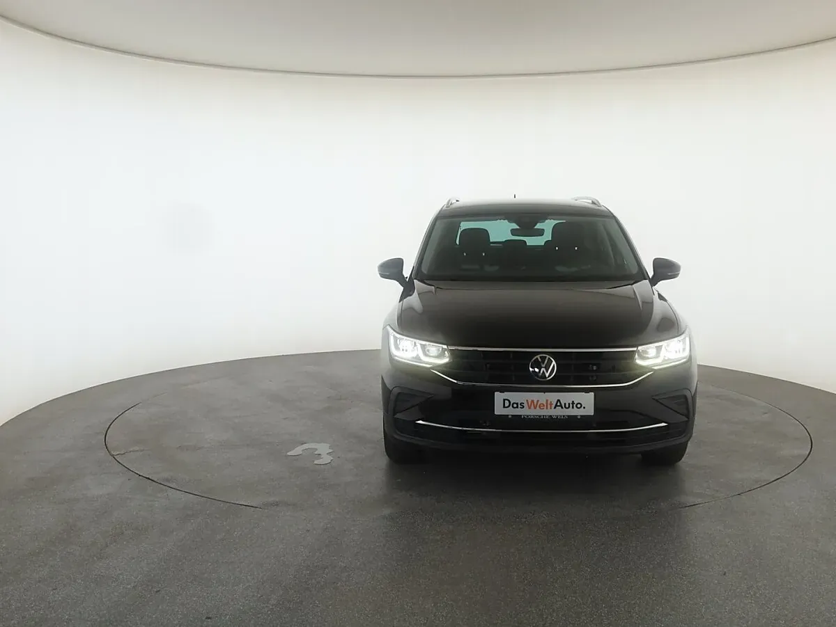 Volkswagen Tiguan 2021 photo 2