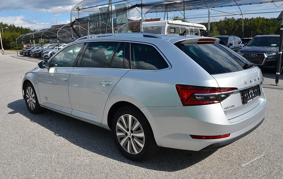 Skoda Superb 2023 photo 3