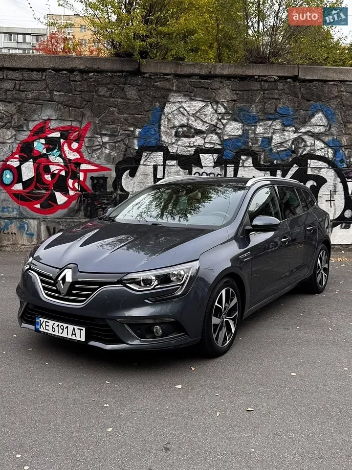 Renault Megane 2019 photo 2