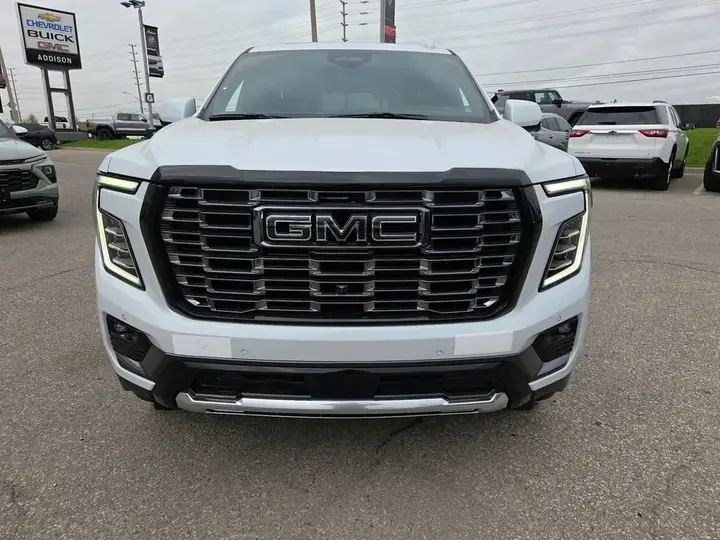 GMC Yukon 2027 photo 2