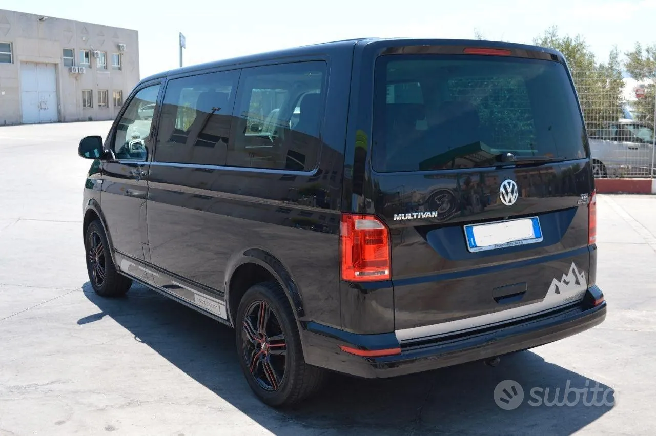 Volkswagen Multivan 2016 photo 2