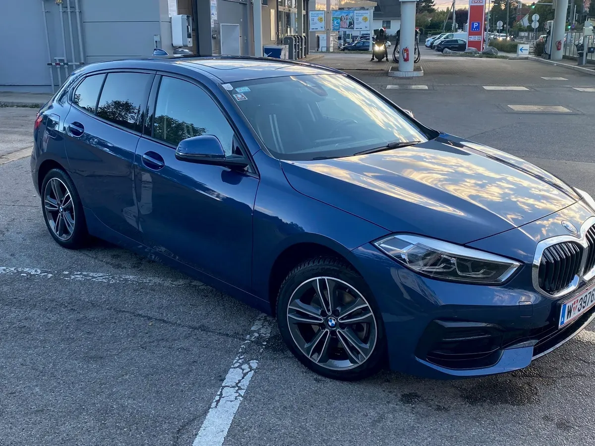 BMW 1 Series 2023 photo 3