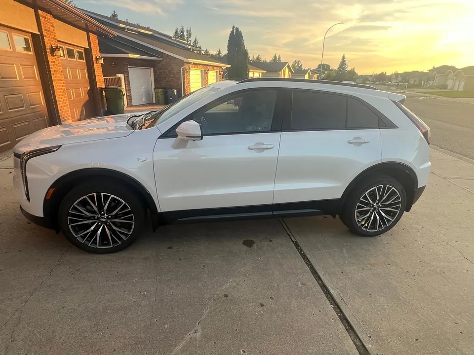 Cadillac Xt4 2025 photo 2