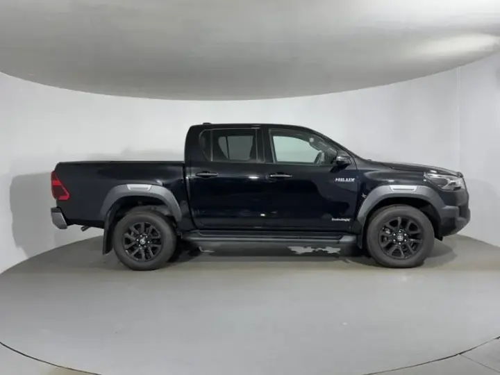Toyota Hilux 2025 photo 3