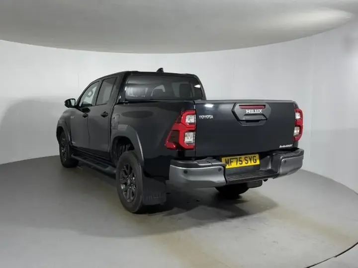Toyota Hilux 2025 photo 2