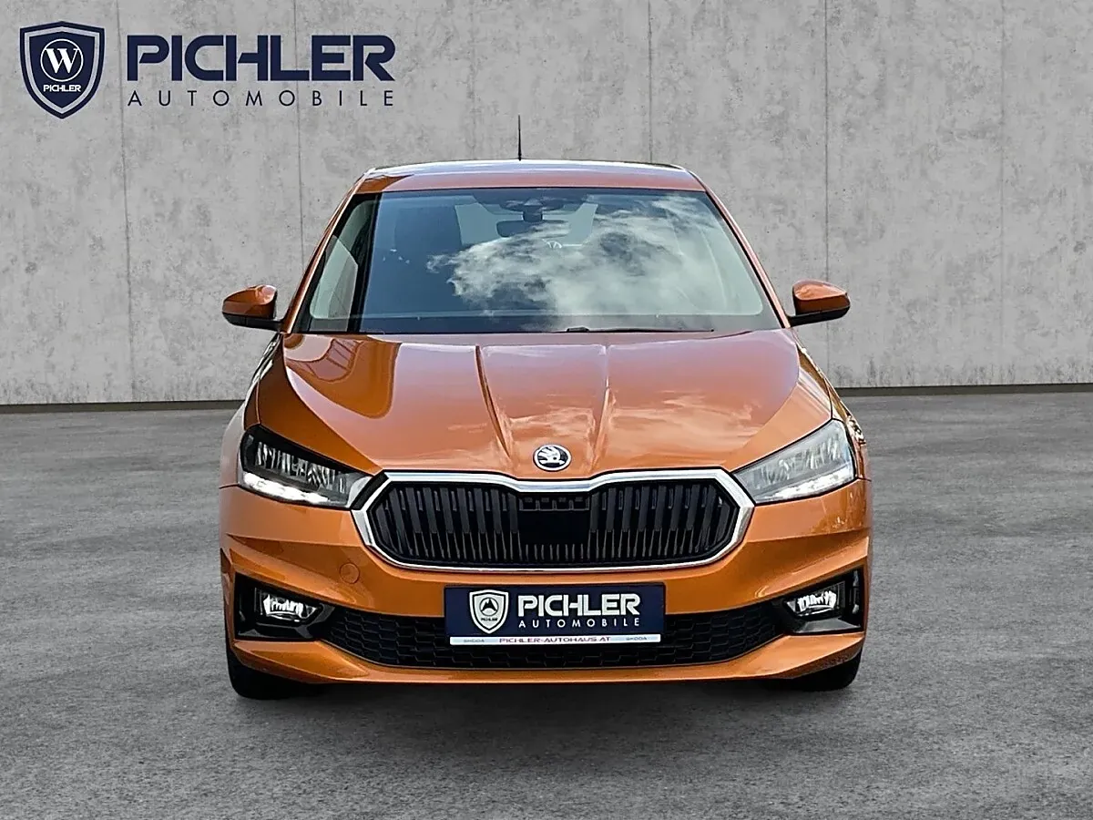 Skoda Fabia 2022 photo 2