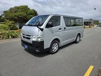Toyota Hiace 2021 photo 4