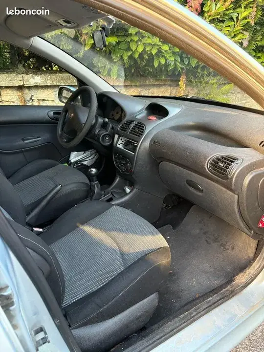 Peugeot 206 2002 photo 2