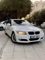 BMW 3 Series 2010 photo 2