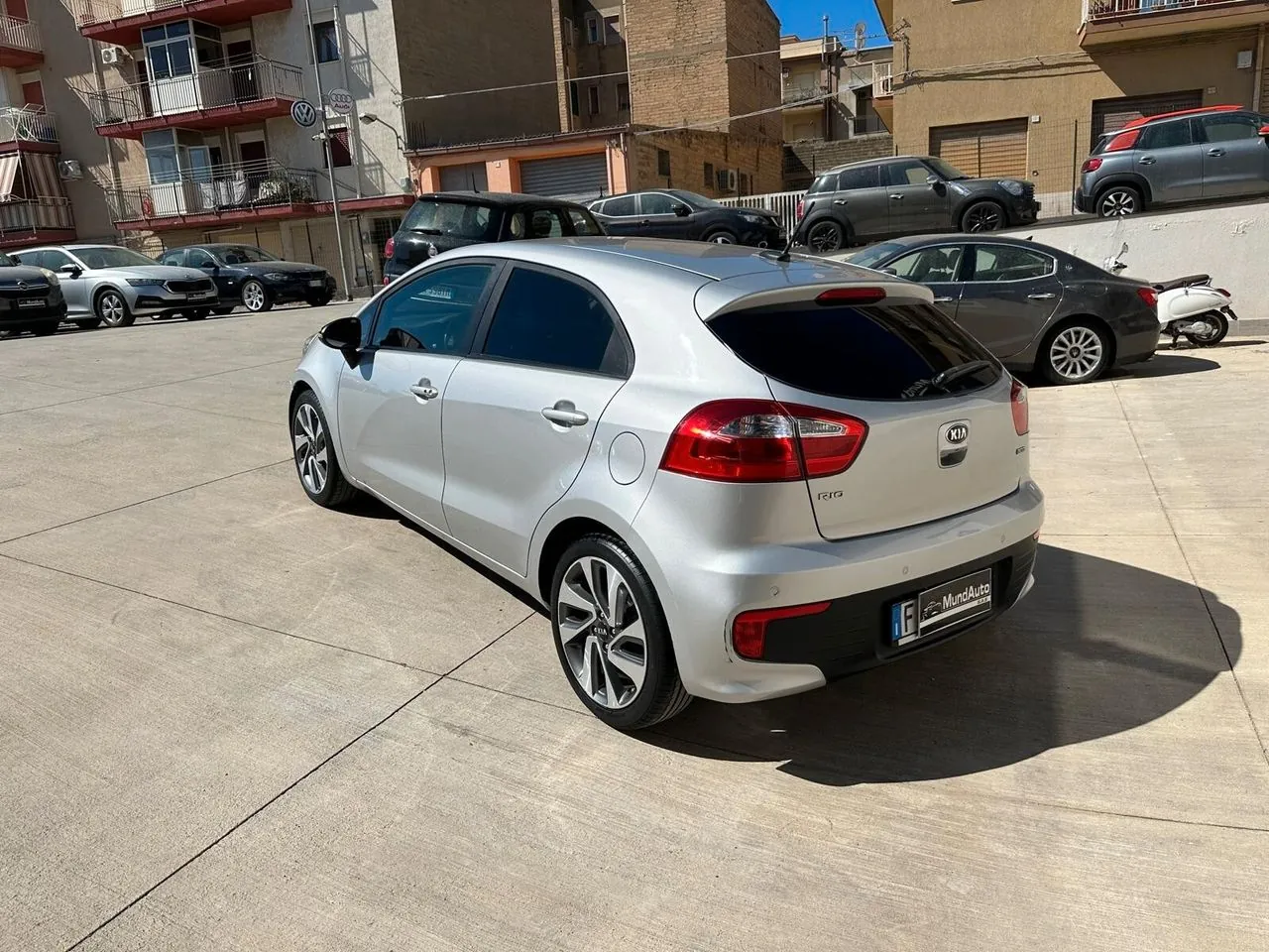 Kia Rio 2015 photo 5