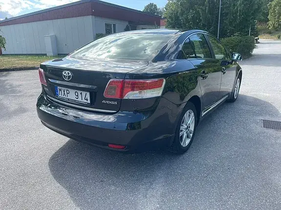 Toyota Avensis 2010 photo 4