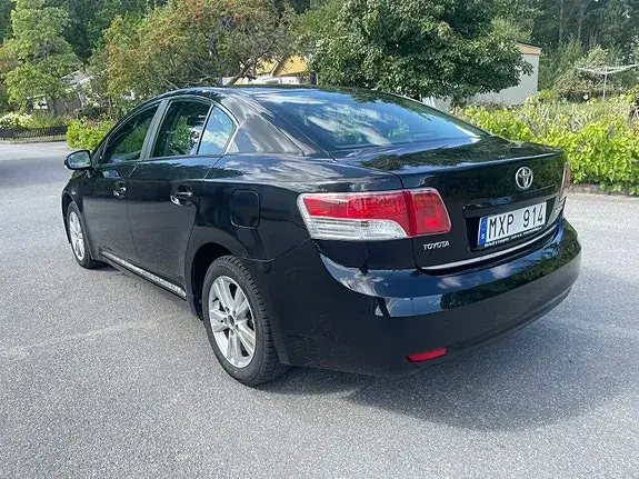 Toyota Avensis 2010 photo 3