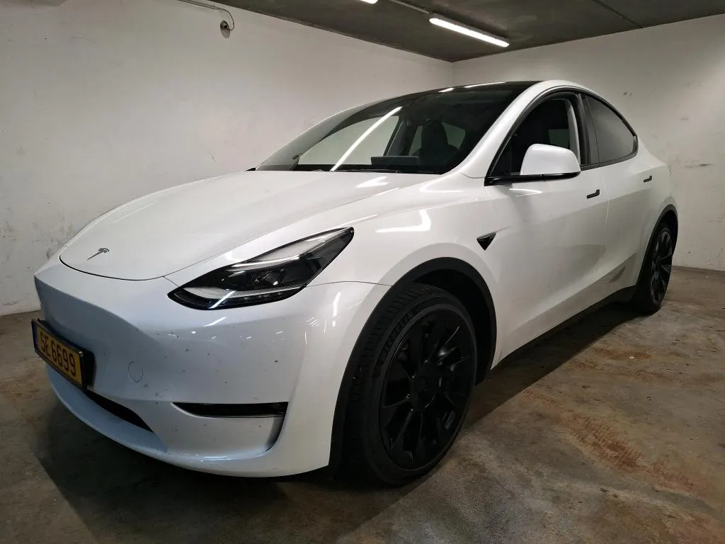 Tesla Model Y Long Range