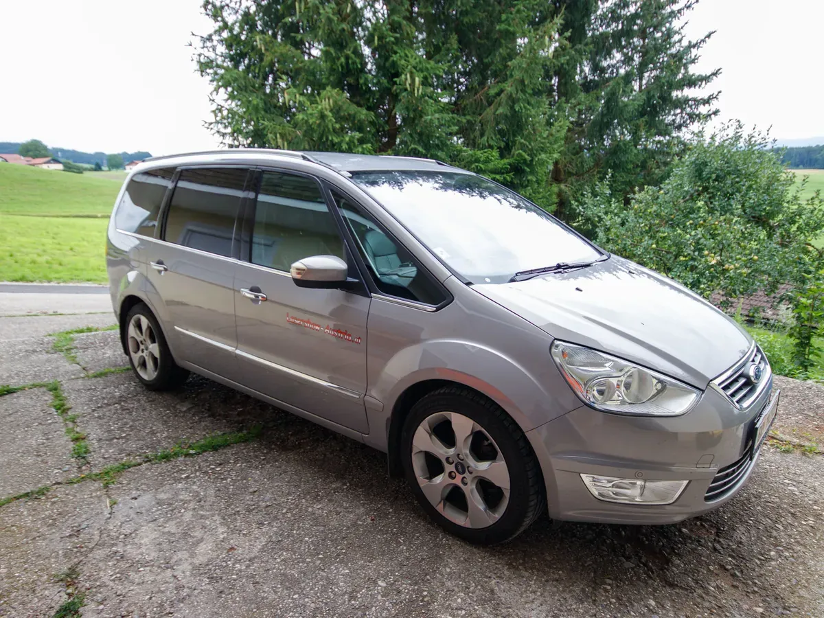 Ford Galaxy 2012 photo 3