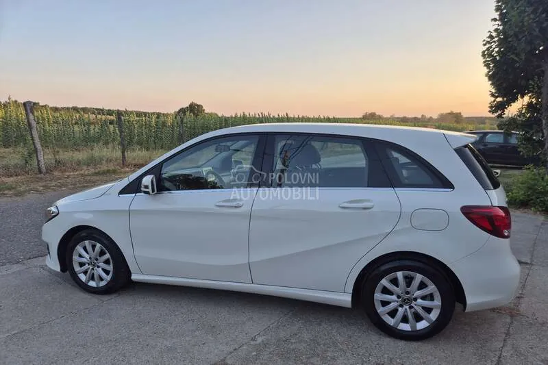 Mercedes-Benz B 180 2018 photo 4
