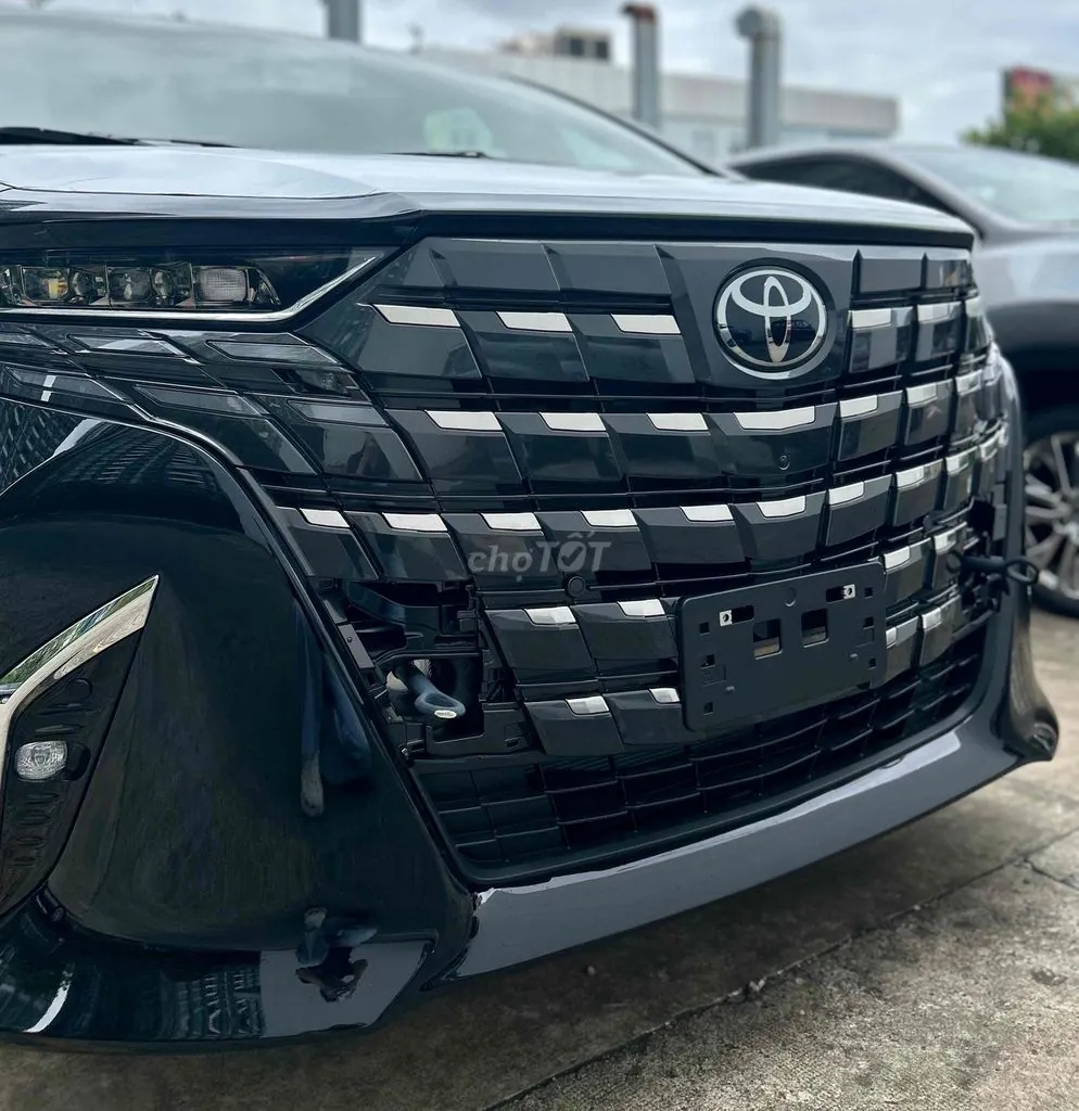 Toyota Alphard 2026 photo 4