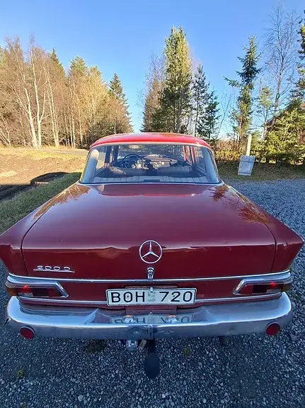 Mercedes-Benz 200 D 1968 photo 2