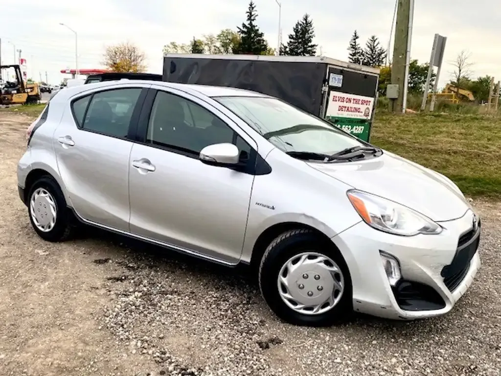 Toyota Prius C 2017 photo 5
