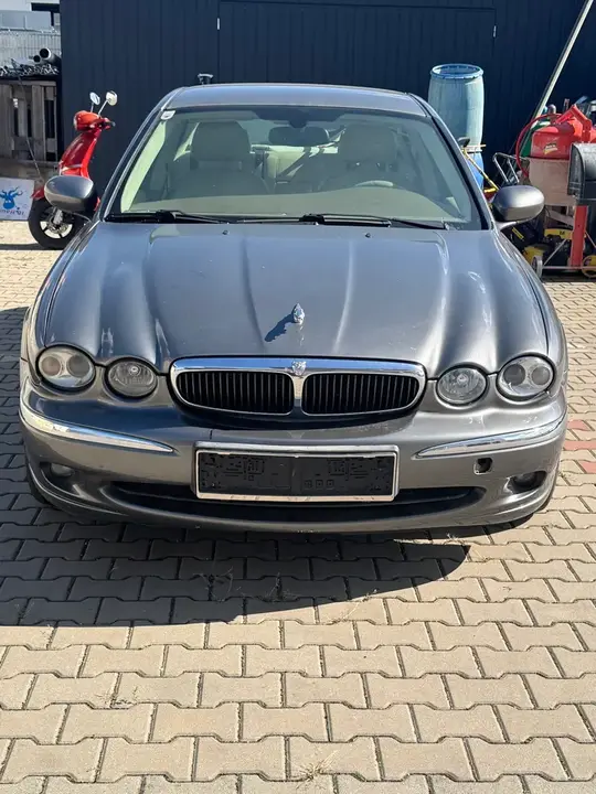 Jaguar X-Type
