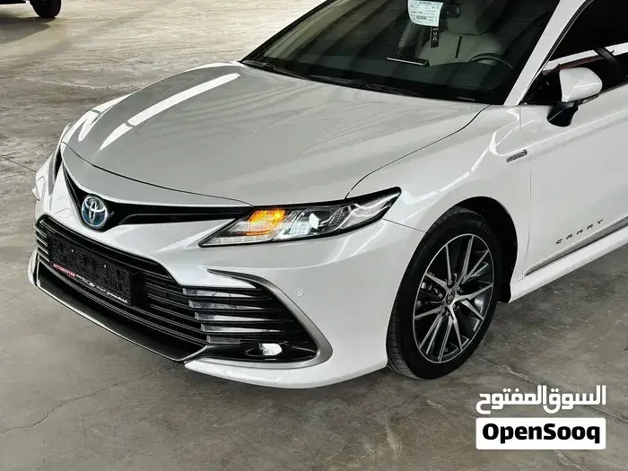 Toyota Camry 2023 photo 2