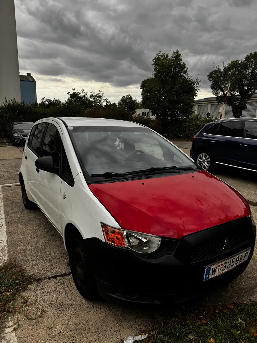 Mitsubishi Colt 2012 photo 2