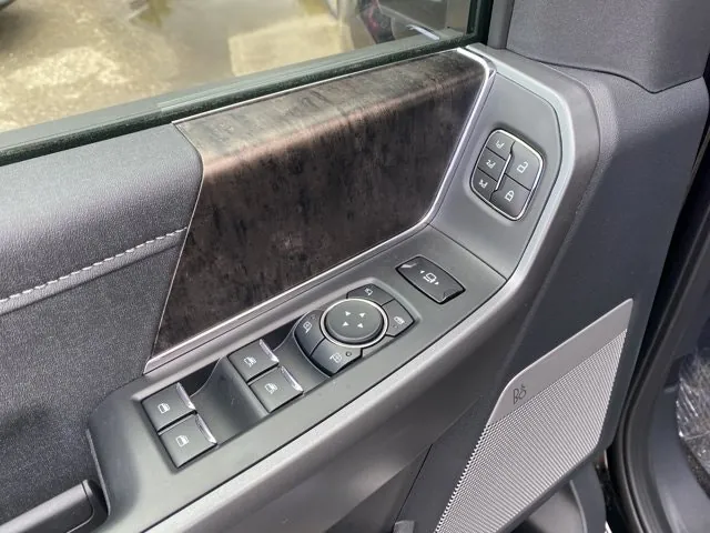 Ford Super Duty F-350 2026 photo 5