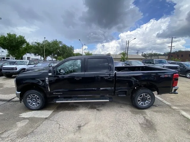 Ford Super Duty F-350 2026 photo 4