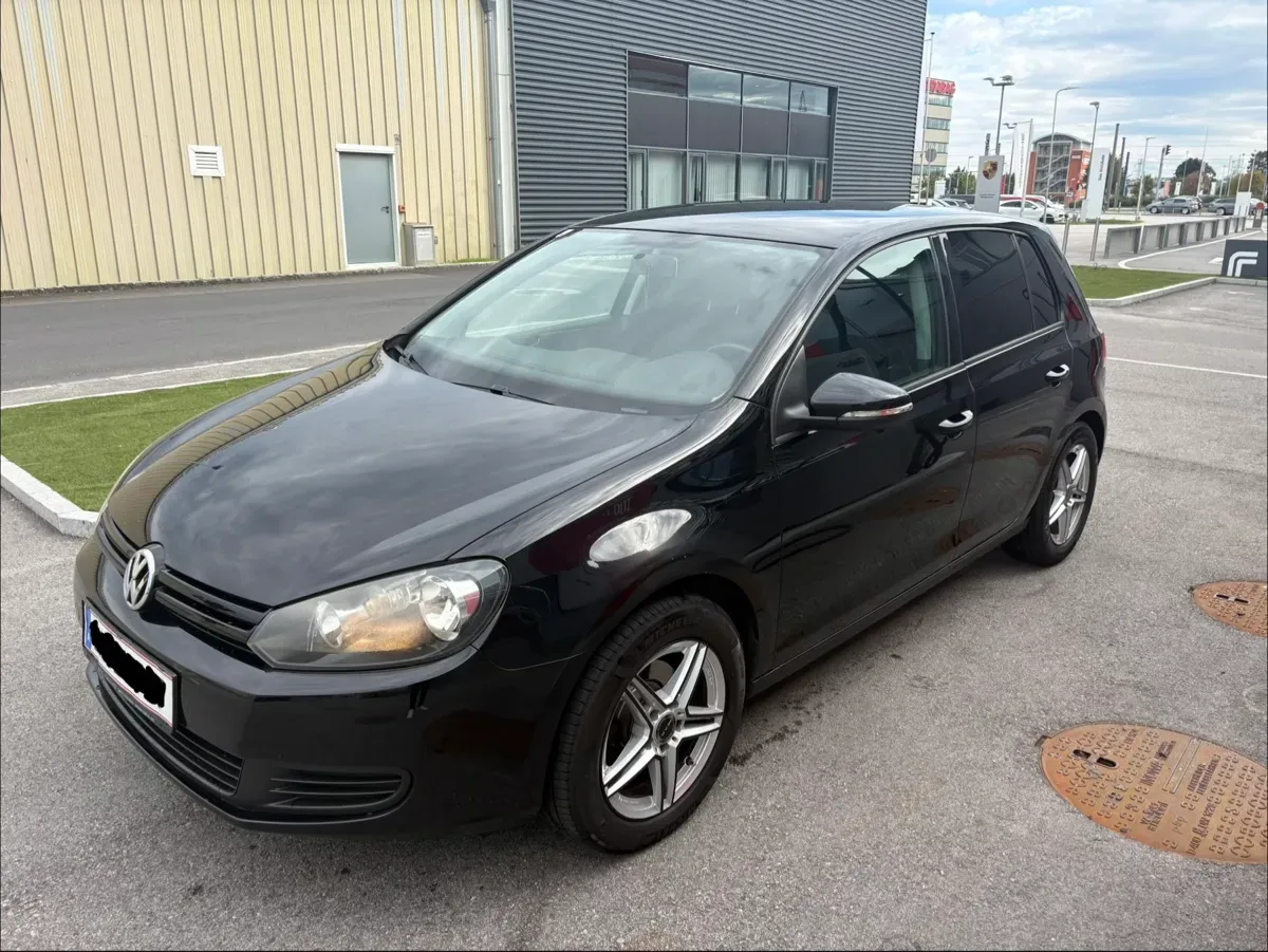 Volkswagen Golf 2010 photo 2
