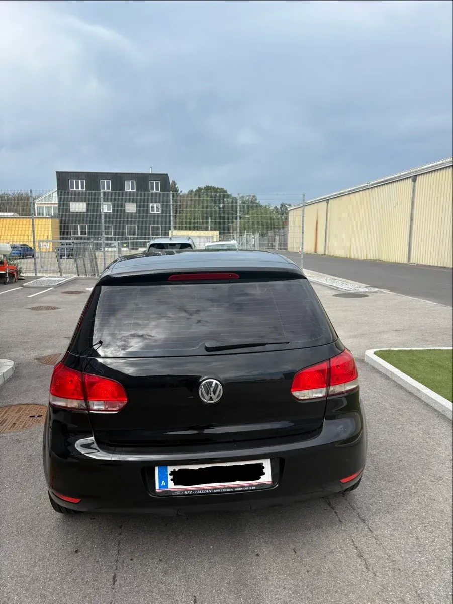 Volkswagen Golf 2010 photo 3