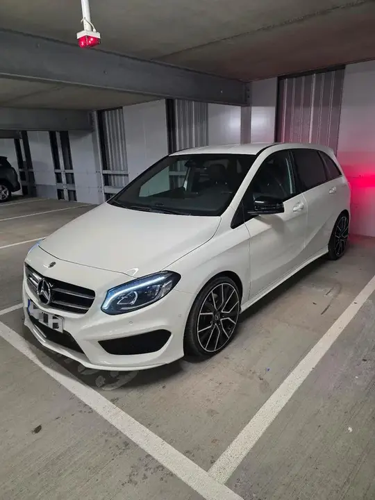 Mercedes-Benz B 220