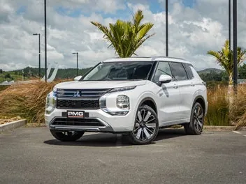 Mitsubishi Outlander 2026 photo 2