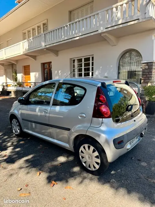 Peugeot 107 2014 photo 2