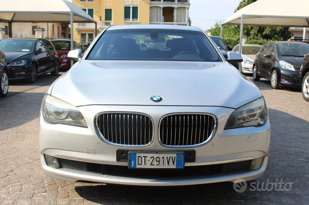 BMW 7 Series 2009 photo 5